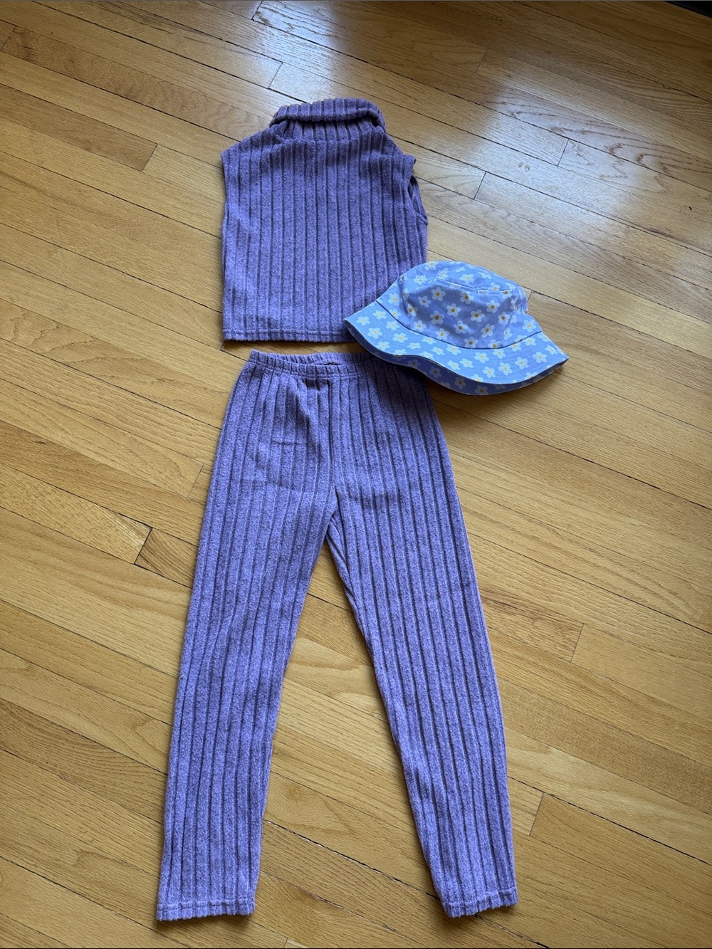 SHEIN Purple Ribbed Knit Tank & Leggings Set with Blue Daisy Hat